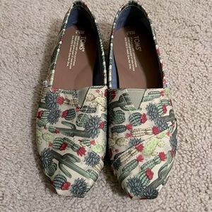 Never Worn Cactus Toms - Read Notice